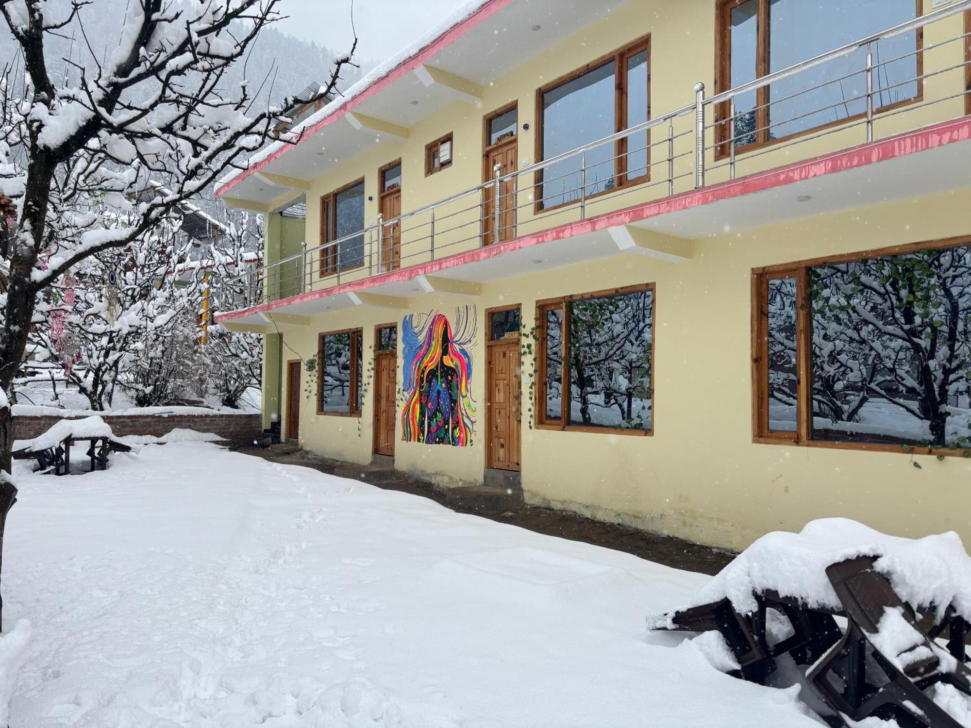 Shalom Guesthouse And Cafe Kalgha Exterior foto