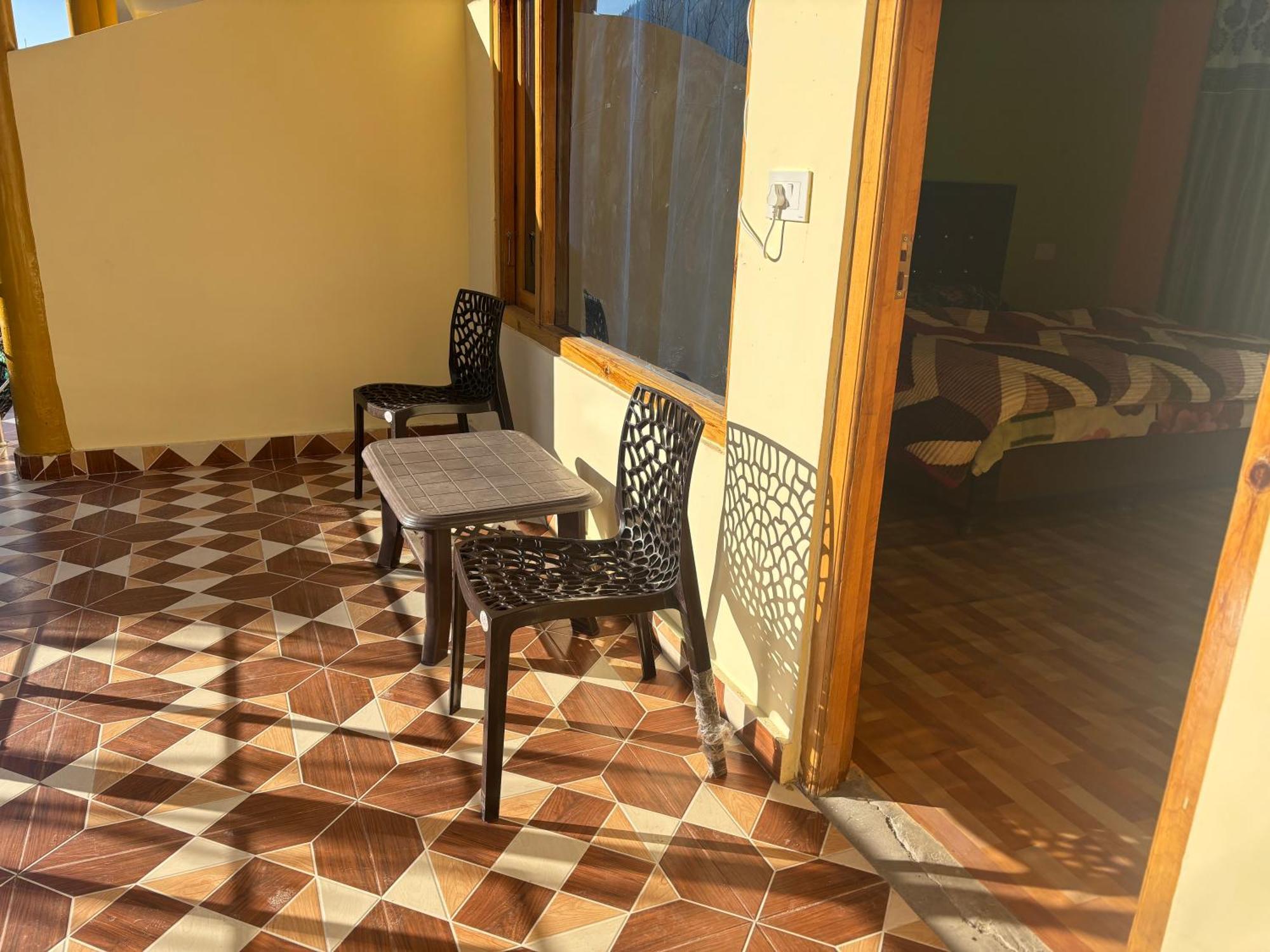 Shalom Guesthouse And Cafe Kalgha Exterior foto