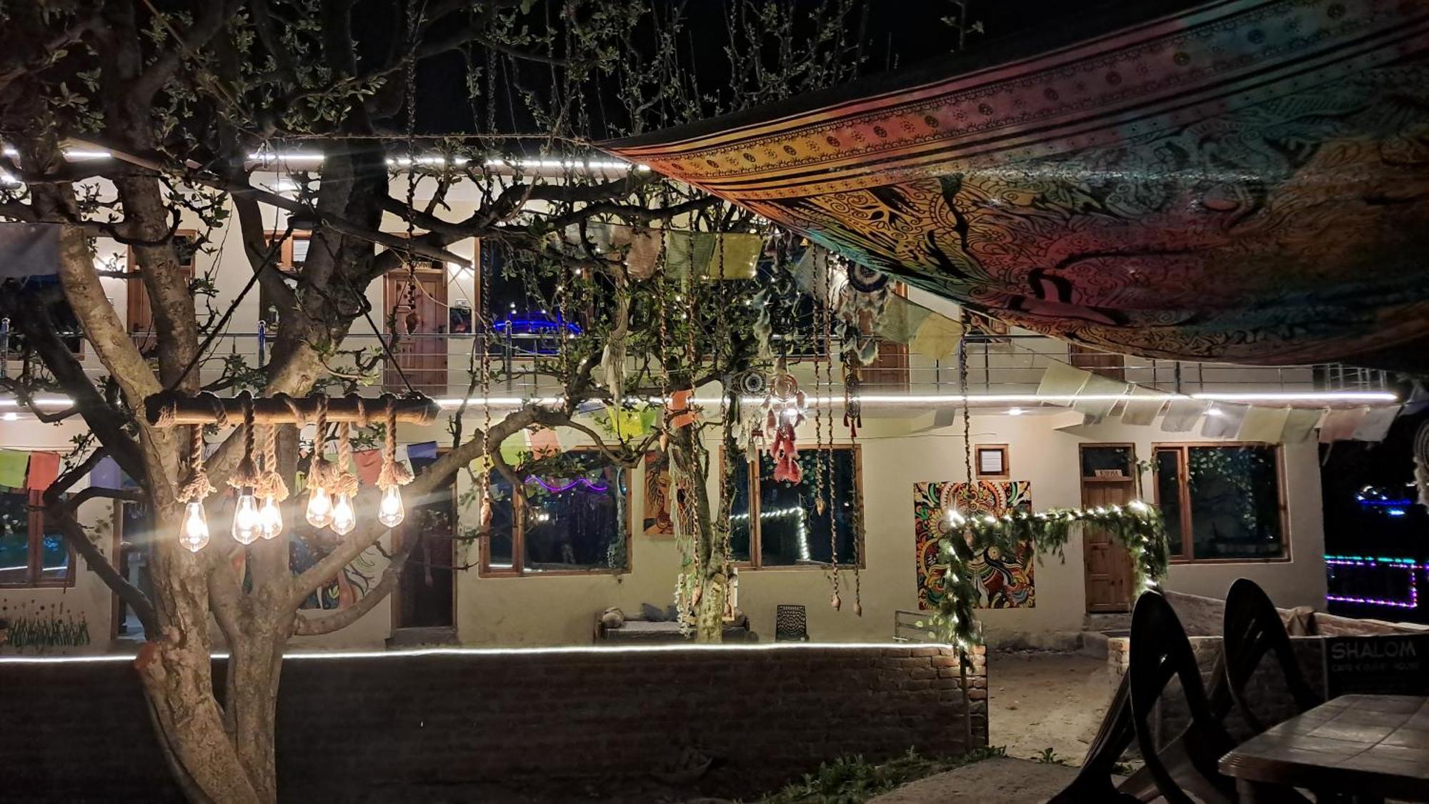 Shalom Guesthouse And Cafe Kalgha Exterior foto