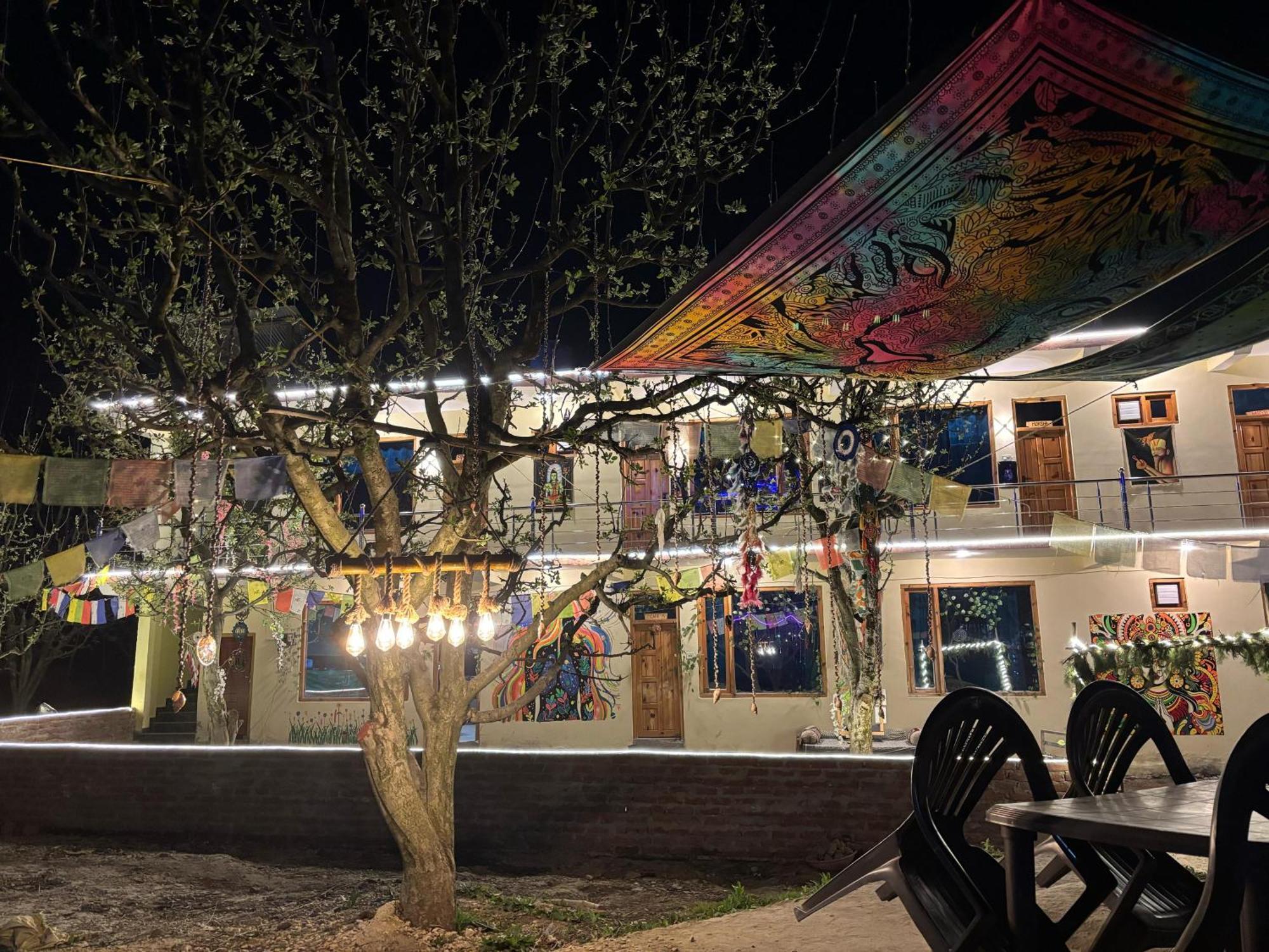 Shalom Guesthouse And Cafe Kalgha Exterior foto