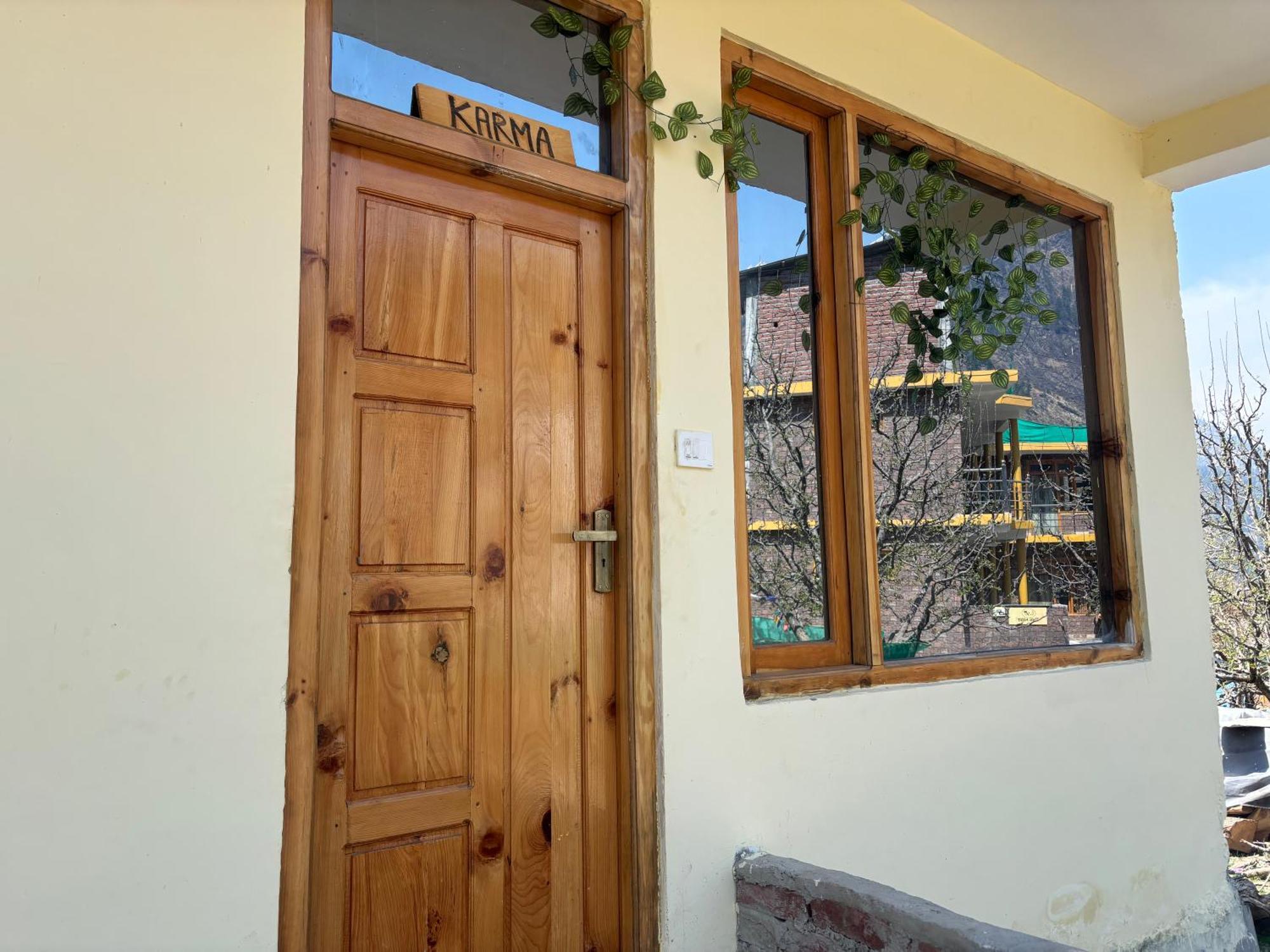 Shalom Guesthouse And Cafe Kalgha Exterior foto